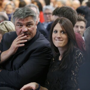Exclusif - David Douillet et sa nouvelle compagne Vanessa lors du congrès fondateur des Républicains au Paris Events Center de la Porte de la Villette, à Paris le 30 mai 2015