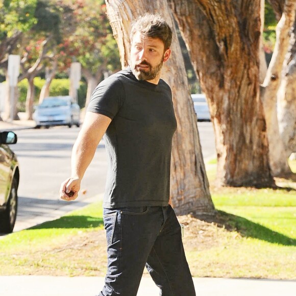Ben Affleck et Jennifer Garner sortent ensemble d'un centre médical à Santa Monica. Ils sont très souriants malgré le fait qu’ils soient en plein divorce. Le 3 septembre 2015