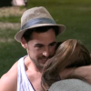Rémi réconforte Coralie qui est en larmes - Quotidienne de Secret Story 9, diffusée sur NT1, le 4 septembre 2015.