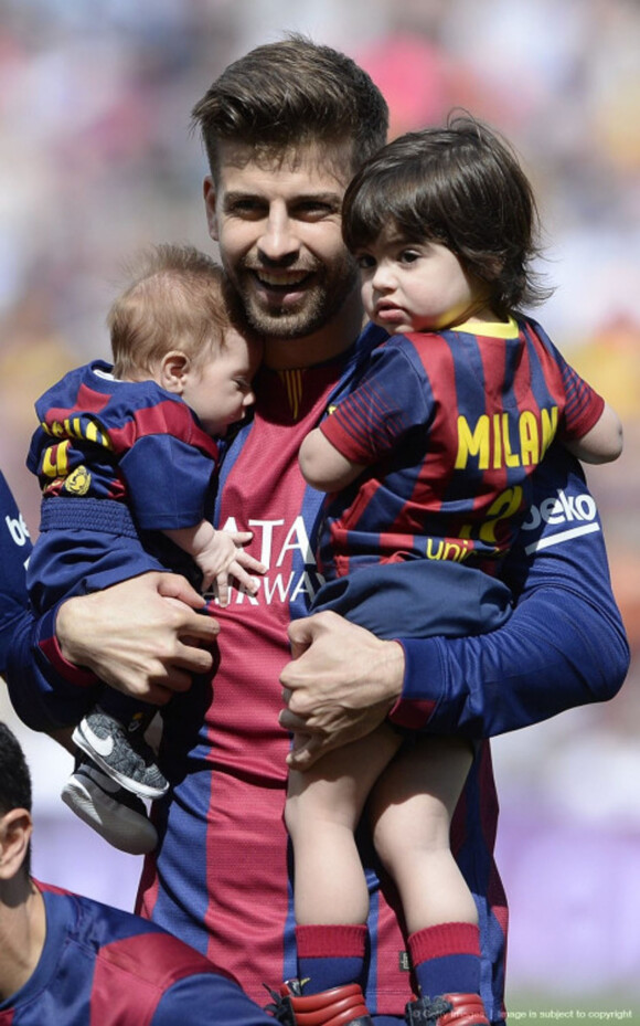Gerard Piqué avec ses enfants - avril 2015