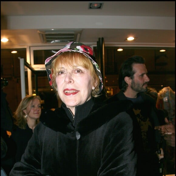 Sylvie Joly lors de la soirée pour l'inauguration de la boutique Antik Batik à Paris, le 4 avril 2007