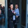 Kim Kardashian, enceinte, et sa fille North (2 ans) quittent leur appartement à SoHo. New York, le 7 septembre 2015.