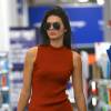 Kendall Jenner s'arrête dans une boutique de produits multimedias à New York le 31 août 2015.