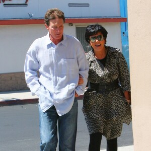 Kris et Bruce Jenner dans les rues de Los Angeles le 8 avril 2011