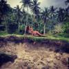 Vanessa Lawrens pose pour Bikini Destinations.