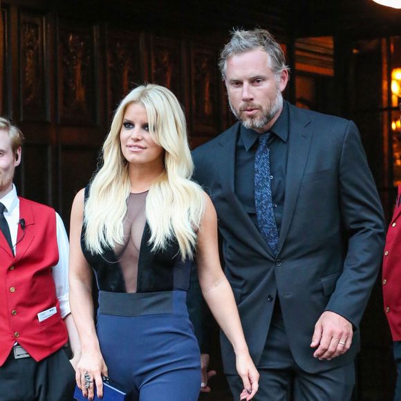 Jessica Simpson et son mari Eric Johnson à la sortie de l'hôtel The Bowery à New York, le 9 septembre 2015
