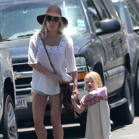 Exclusif - Jessica Simpson et sa fille Maxwell - La famille Simpson réunie pour une fête d'anniversaire à Hollywood, le 20 juin 2015