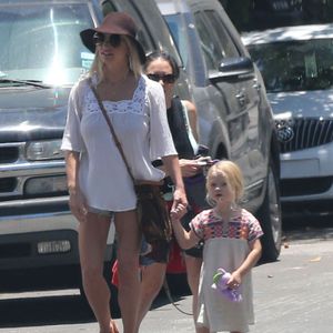 Exclusif - Jessica Simpson et sa fille Maxwell - La famille Simpson réunie pour une fête d'anniversaire à Hollywood, le 20 juin 2015.