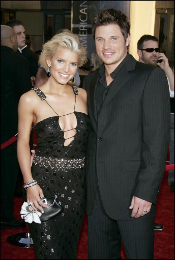 Jessica Simpson et Nick Lachey à la 32e cérémonie des American Music Awards le 14 novembre 2004 à Los Angeles