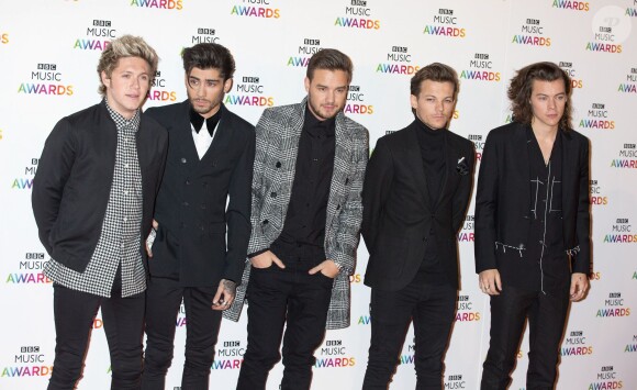 Le groupe One Direction (Niall Horan, Zayn Malik, Liam Payne, Louis Tomlinson, Harry Styles) - Soirée des "BBC Music Awards" à Londres, le 11 décembre 2014.