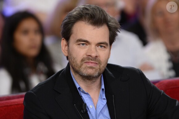 Clovis Cornillac dans Vivement Dimanche, le 6 avril 2015.