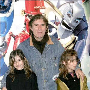 Jacques Doillon et ses enfants à l'avant-première du film Robots à Paris le 29 mars 2005