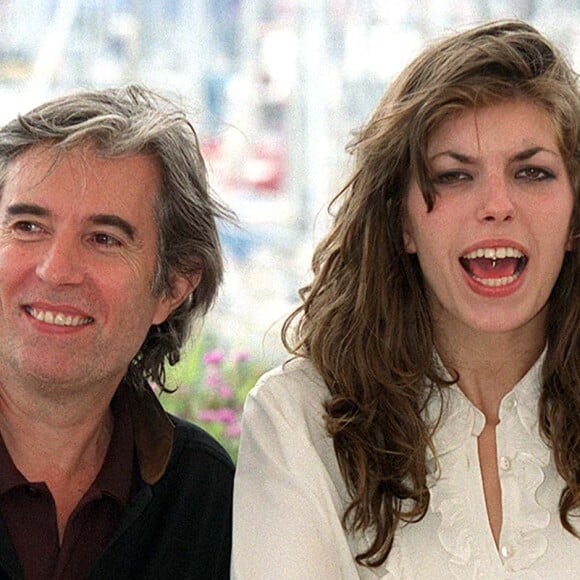 Jacques Doillon et sa fille Lou lors du photocall du film Carrément à l'ouest au Festival de Cannes 2001