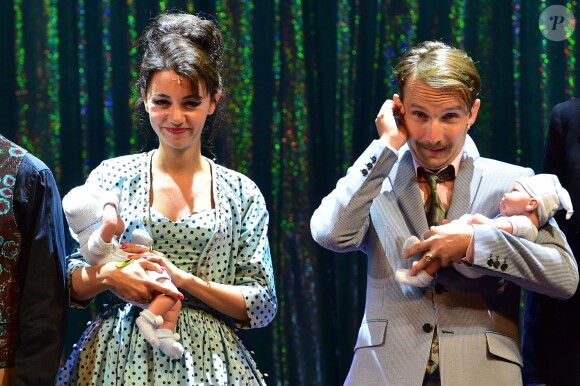 Exclusif - Marie-Julie Baup et son mari Lorant Deutsch - Première de la pièce "Irma la douce" au Théâtre de la Porte-Saint-Martin à Paris le 15 septembre 2015.
