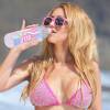 La sexy Jessica Melody surprise en plein shooting pour la marque 138 Water à Malibu, le 27 août 2015.
