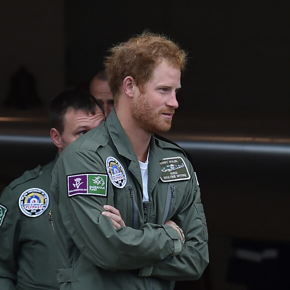 Le prince Harry a assisté le 15 septembre 2015, jour de ses 31 ans, à une parade aérienne commémorant les 75 ans de la Bataille d'Angleterre, à l'aérodrome de Goodwood dans le Sussex. Il devait à l'origine monter à bord d'un Spitfire, mais a renoncé en raison d'un problème mécanique d'un des appareils, préférent laisser la place au vétéran Tom Neil et à des blessés de guerre.