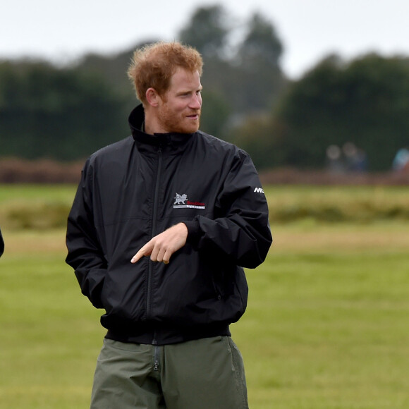 Le prince Harry a assisté le 15 septembre 2015, jour de ses 31 ans, à une parade aérienne commémorant les 75 ans de la Bataille d'Angleterre, à l'aérodrome de Goodwood dans le Sussex. Il devait à l'origine monter à bord d'un Spitfire, mais a renoncé en raison d'un problème mécanique d'un des appareils, préférent laisser la place au vétéran Tom Neil et à des blessés de guerre.