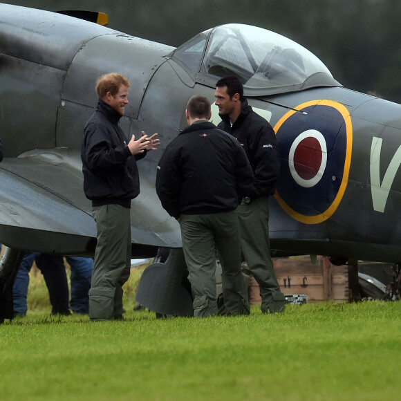 Le prince Harry a assisté le 15 septembre 2015, jour de ses 31 ans, à une parade aérienne commémorant les 75 ans de la Bataille d'Angleterre, à l'aérodrome de Goodwood dans le Sussex. Il devait à l'origine monter à bord d'un Spitfire, mais a renoncé en raison d'un problème mécanique d'un des appareils, préférent laisser la place au vétéran Tom Neil et à des blessés de guerre.