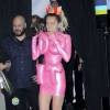 Miley Cyrus fume un joint lors de la soirée des MTV Video Music Awards à Los Angeles le 30 aout 2015