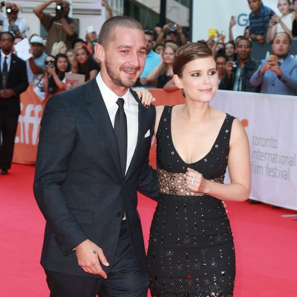 Kate Mara, Shia LaBeouf - Tapis rouge du film "Man Down" lors du festival international du film de Toronto, le 15 septembre 2015.