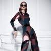 Rihanna qui pose seins nus pour la nouvelle campagne de Dior, “Jardins Secrets IV”.