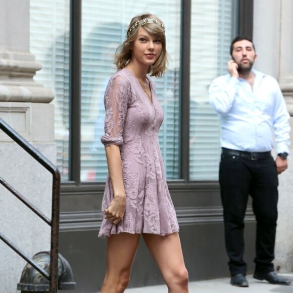 - Taylor Swift quitte son appartement de New York le 13 juillet 2015