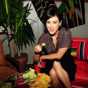 Après les répétitions pour la comédique musicale Chicago, Rumer Willis a fêté l'Independance Day mexicain lors de l'ouverture de Dos Caminos à Times Square, New York le 16 septembre 2015