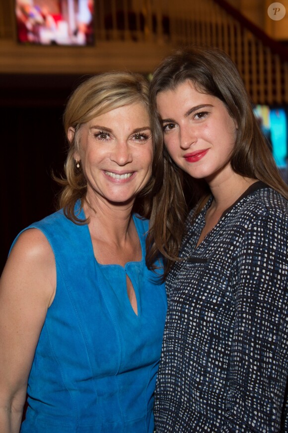 Exclusif - Michèle Laroque et sa fille Oriane - Présentation de la préparation du film "Jeux dangereux"au Théâtre de Paris le 15 juin 2015.