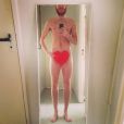 Geoffrey, candidat de Secret Story 8, pose nu sur une série de photos décalées postées sur Instagram.