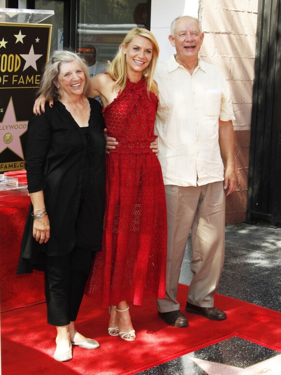 Claire Danes et ses parents Carla et Christopher - Claire Danes recevant son étoile sur le Walk of Fame à Hollywood, le 24 septembre 2015