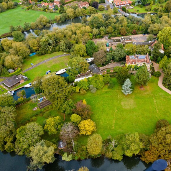 Exclusif - Vue aérienne de la maison de George Clooney et sa femme Amal Alamuddin à Sonning dans le comté de Berkshire, le 10 octobre 2014.