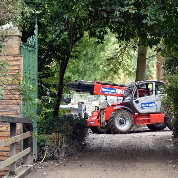 Travaux dans la propriété de George Clooney et de sa femme Amal Alamuddin Clooney à Sonning, le 28 septembre 2015 avec des camions qui arrivent et les voisins qui se plaignent.