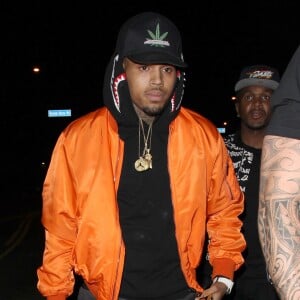 Chris Brown - La chanteuse Rihanna et Karim Benzema arrivent, comme par hasard, séparément au Hooray Henry's nightclub à West Hollywood, le 19 juin 2015. Ils semblent inséparables depuis peu. Le petit souci est que l'ancien compagnon Chris Brown, avec qui elle était souvent en conflit, se rend également dans cette boîte de nuit.