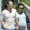 Naya Rivera enceinte se promène, main dans la main, avec son mari Ryan Dorsey dans les rues de Los Angeles, le 10 juillet 2015