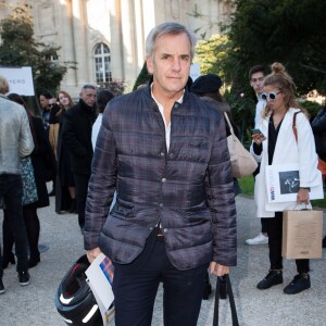 Bernard de la Villardière lors du défilé Chloé (collection printemps-été 2016) au Grand Palais. Paris, le 1er octobre 2015.