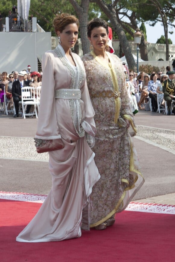 Lalla Soukaïna et sa mère Lalla Meryem du Maroc avaient impressionné, le 2 juillet 2011, par leur élégance à l'occasion du mariage du prince Albert II et de la princesse Charlene de Monaco. Lalla Soukaïna a mis au monde le 27 septembre 2015 des jumeaux.