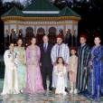  La famille royale du Maroc recevant le roi Juan Carlos Ier d'Espagne le 15 juillet 2013 à Rabat. 