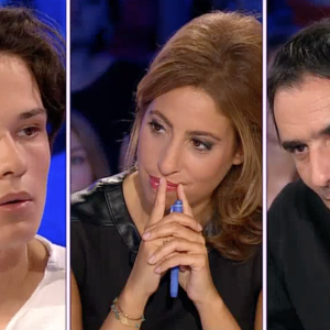 Jules Benchetrit, Léa Salamé et son père Samuel Benchetrit sur le plateau d'On n'est pas couché sur France 2, le 3 octobre 2015.