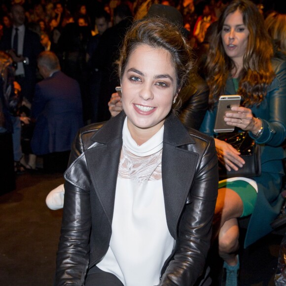 Anouchka Delon assiste au défilé Elie Saab (collection prêt-à-porter printemps-été 2016) à l'Espace Ephémère, au jardin des Tuileries. Paris, le 3 octobre 2015.