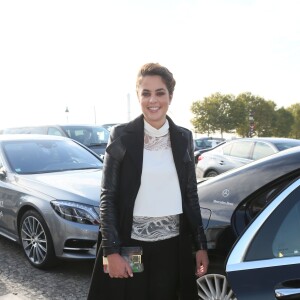 Anouchka Delon lors du défilé Elie Saab (collection prêt-à-porter printemps-été 2016) à l'Espace Ephémère, au jardin des Tuileries. Paris, le 3 octobre 2015.