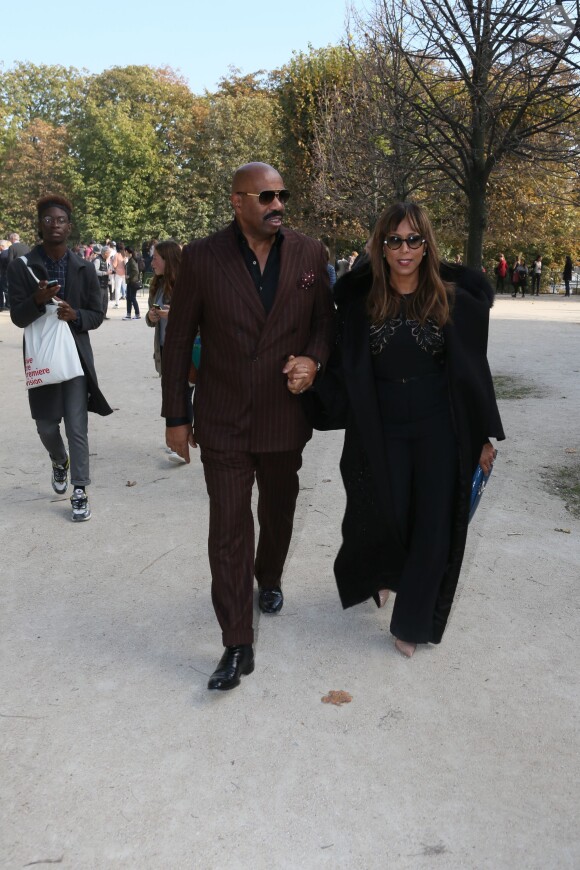 Steve et Marjorie Harvey lors du défilé Elie Saab (collection prêt-à-porter printemps-été 2016) à l'Espace Ephémère, au jardin des Tuileries. Paris, le 3 octobre 2015.
