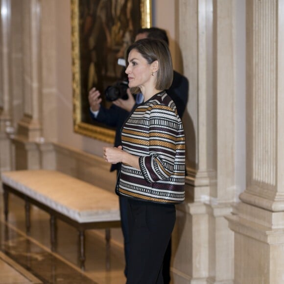 Letizia d'Espagne à la Zarzuela, à Madrid, le 5 octobre 2015 pour une réunion du Conseil de la Commission royale sur le handicap.