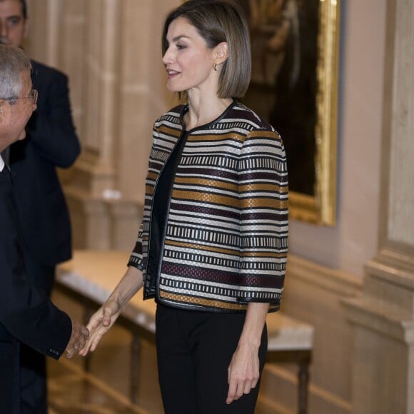 Letizia d'Espagne à la Zarzuela, à Madrid, le 5 octobre 2015 pour une réunion du Conseil de la Commission royale sur le handicap.