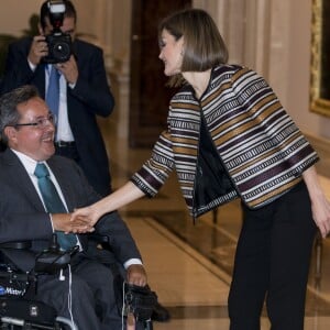 Letizia d'Espagne à la Zarzuela, à Madrid, le 5 octobre 2015 pour une réunion du Conseil de la Commission royale sur le handicap.