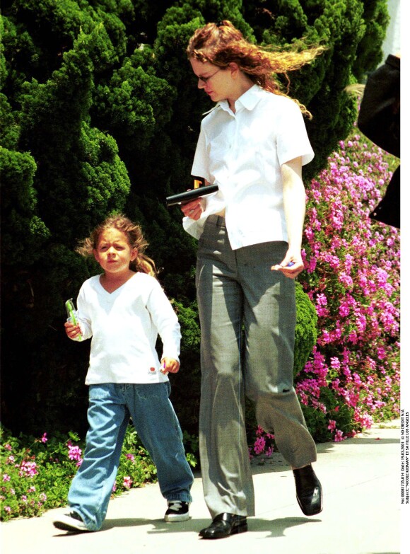 Info - Isabella Cruise se serait mariée en secret avec Max Parker. Ici Nicole Kidman et sa fille à Los Angeles en 2001.