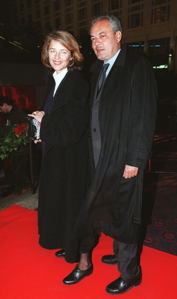 Charlotte Rampling et son compagnon Jean-Noël Tassez à Paris en novembre 1998.