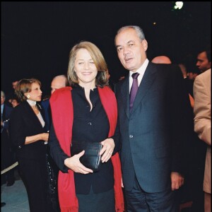 Charlotte Rampling et son compagnon Jean-Noël Tassez à Paris en 2001.