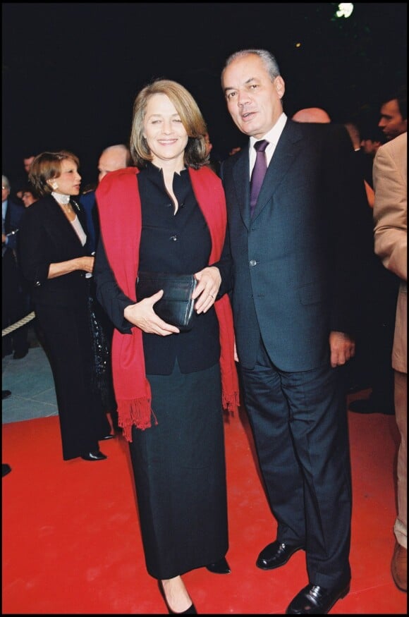 Charlotte Rampling et son compagnon Jean-Noël Tassez à Paris en 2001.