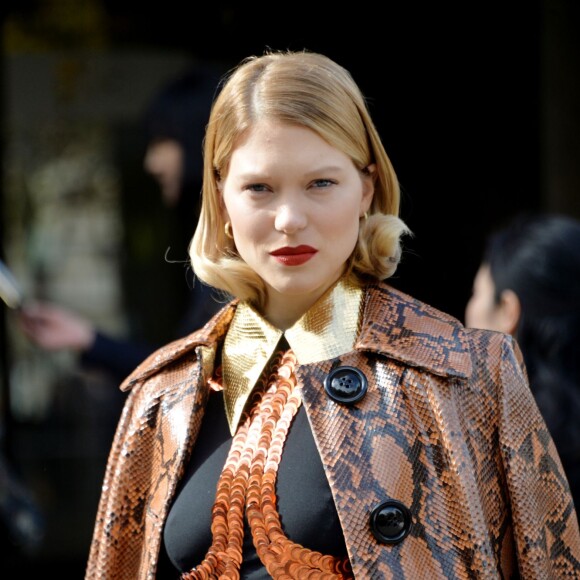 Léa Seydoux arrive au Palais d'Iéna (siège du siège du Conseil économique, social et environnemental) pour assister au défilé Miu Miu (collection printemps-été 2016). Paris, le 7 octobre 2015.