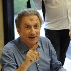 Michel Drucker - Première édition du festival littéraire "Plumes de Stars" à Aix en Provence. Le 13 juin 2015.